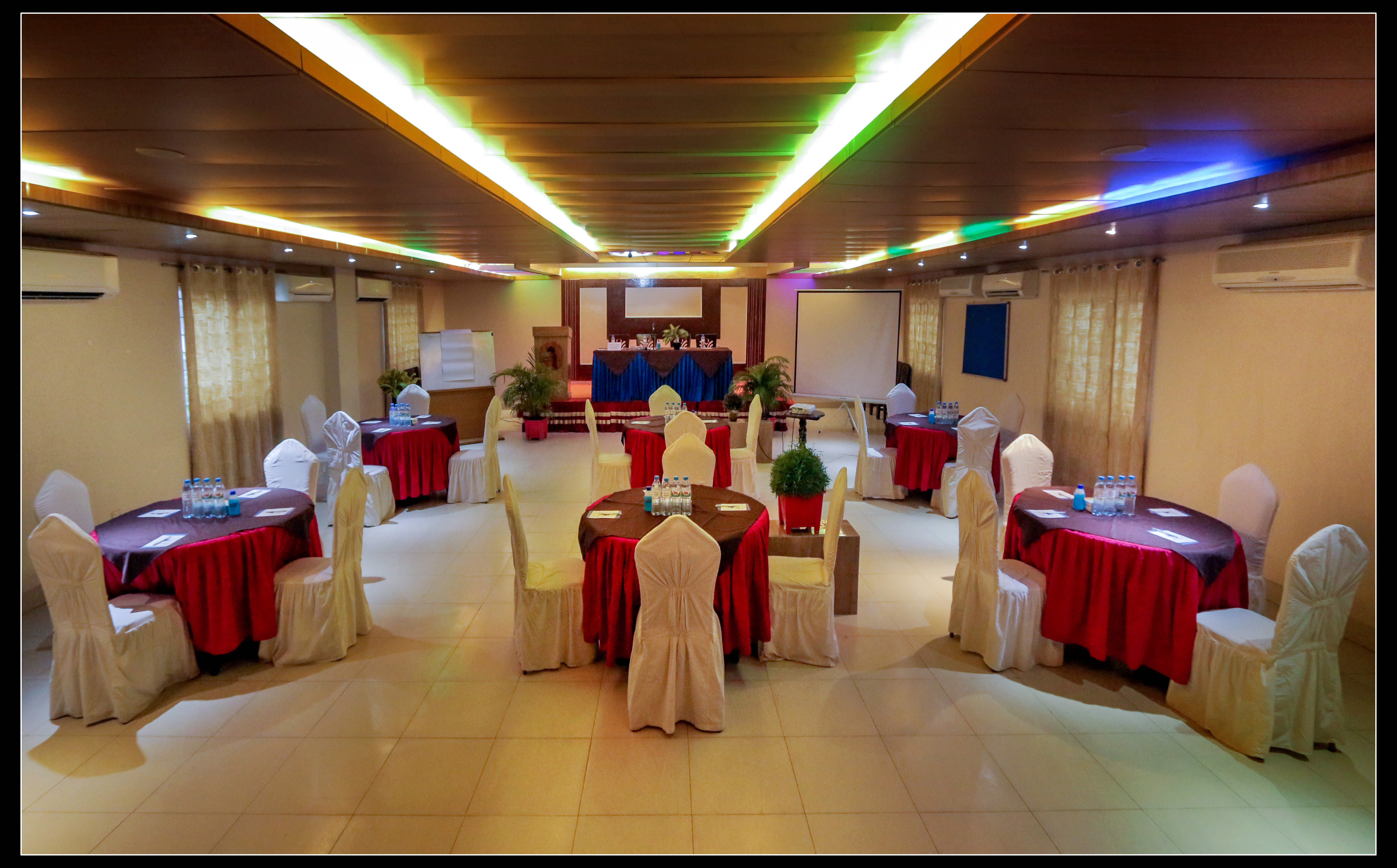 Conference & Banquet Hall-02