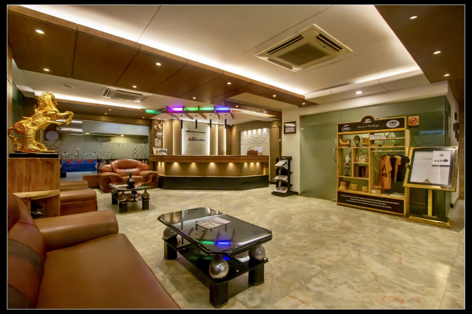 Hotel Beach Way Lobby